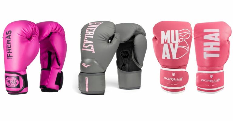 Três luvas de boxe feminina de marcas diferentes em cores rosa, cinza e preta, dispostas sobre fundo branco.